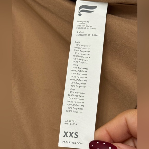 Fabletics Cloudshell Cropped Puffer Jacket XXS Beige Camo - Picture 8 of 15